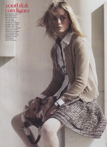 Meisel_US_Vogue_August_2005_02.thumb.jpg.bd6fedffde3c0e5634077b11e5720592.jpg