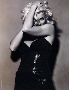 Meisel_Vanity_Fair_April_1991_06.thumb.jpg.1e0313baaff57b09a17cde844591d65c.jpg
