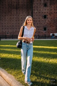 Milan-SS21-day-1-by-STYLEDUMONDE-Street-Style-Fashion-Photography_95A3254.jpg