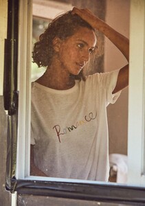 Q4201-20216-RomaceTee-White-Front_2000x.jpg