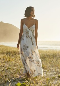 Q4201-20238-AliceAnnikaMaxiDress-Ivory-front2_2000x.jpg
