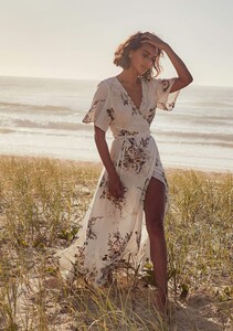 Q4201-20239-AliceAnnikaWrapMaxiDress-Ivory-front2_2000x.jpg