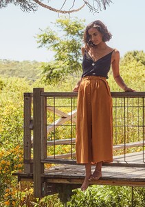Q4201-20258-LeighMidiSkirt-Saffron-front2_2000x.jpg