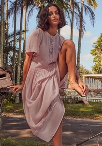 Q4202-20294-NK-ElliotMidiDress-Blush-front2-copy_2000x.jpg