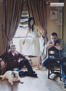Roy_US_Vogue_November_2005_13.thumb.jpg.fbf8b7c75a5b319fb5bb3cb1be215146.jpg