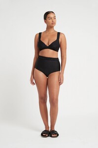 S03-20835-SirTheLabel-0056_19e21e2a-dfb7-4403-b3dc-c4820b6e8ce7.jpg
