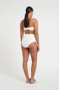 S31-20835-SirTheLabel-13300_result.jpg