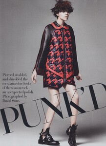 Sims_US_Vogue_March_2011_01.thumb.jpg.761557395e2a99f685d43e325fda6462.jpg