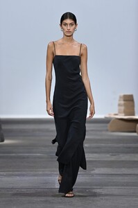 St-Agni-fall-2021-fashion-show-the-impression-029-scaled.thumb.jpeg.106ea2211aef4578bae79f2f79442e98.jpeg