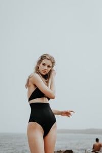 Summer-Swimwear-Beach-Fashion-editorial-lookbook-Maroubra-Sydney-Jenny-Wu-Photography.thumb.jpg.6161cabc13eb0fb388fa283274cb04be.jpg