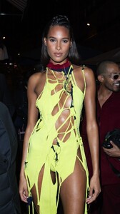 cindy_bruna_-_in_paris_20211001__2_.jpg