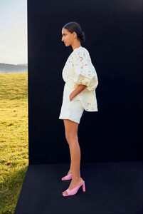 country-road-editorial-exclusive-release-desktop-09.jpg