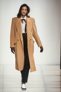 emporio-armani-fw-1992-1.thumb.jpg.9cc09aa59a351200984472bc44f29b71.jpg