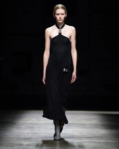 ff9ba65e-21f2-4bf2-a4ab-a7a4bf173381_ck-s22-look45.jpg