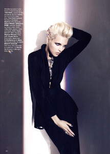 harpersbazaar1108anja05lp0_skalty.thumb.jpg.6cf3496cb5e6da16e0bedda591cc536d.jpg