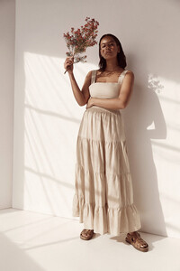 june-skirt-8c900d_fe36a0aa1d734f4f8c426ae1848c62ec_mv2.jpg
