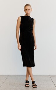 large_third-form-black-rolling-hills-plisse-midi-dress.jpeg