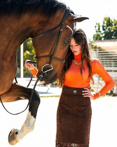 mackenzie-foy-in-eqluxe-magazine-autumn-2021-3.jpeg