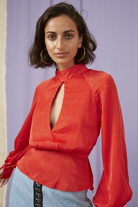 media-catalog-product-2-0-20190342_nightlife_top_622_red_sh_39856.jpg