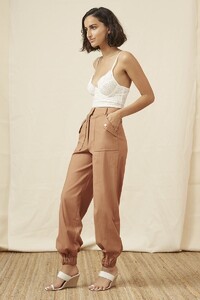 media-catalog-product-2-0-20190357_kobie_bodice_050_ivory_20190346_utility_pant_235_tan_nh_40022.jpg