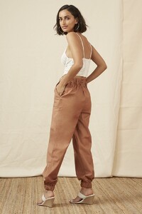 media-catalog-product-2-0-20190357_kobie_bodice_050_ivory_20190346_utility_pant_235_tan_nh_40038.jpg