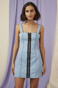media-catalog-product-2-0-20190370_evelyn_mini_dress_411_washed_blue_g_40347.jpg