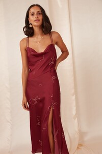 media-catalog-product-2-0-20190725-1_cristina_dress_602-cherry_sketch_g_67030.jpg
