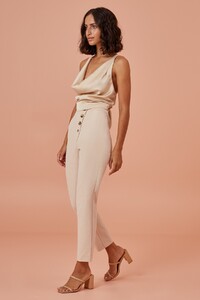 media-catalog-product-2-0-20191105_gabriella_cami_102_champagne_sh_18124-edit.jpg