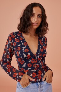 media-catalog-product-2-0-20191106_2_maya_top_002_navy_floral_g_19525.jpg