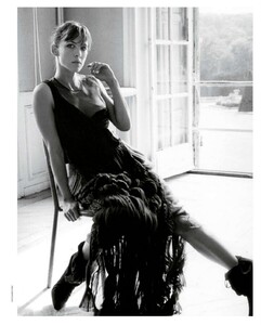 sophie-marceau-elle-icone-hors-serie-n-2-septembre-2021-issue-47.thumb.jpg.04b7dc2a54ffe6fd82f55abbccccd95d.jpg