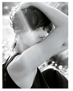 sophie-marceau-elle-icone-hors-serie-n-2-septembre-2021-issue-64.thumb.jpg.dc63c109a26c6641e06c37278e6b0a4d.jpg