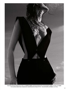 vogue-germany-june-2013_jac_(4).thumb.jpg.2fbfceed746964f10463714b00304cb6.jpg