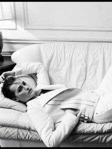 voguegermany13june02knoepfelindlekofer.thumb.jpg.7c8ddf99c7e9ec0248aab4625a2101b6.jpg