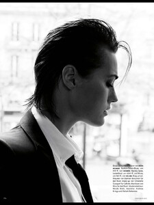 voguegermany13june09knoepfelindlekofer.thumb.jpg.1aa808ebf634c5c6a7d5e3aedddd6f68.jpg