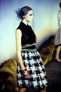 030-chanel-spring-2001-couture-details-CN10051446-roos-van-bosstraeten.jpg