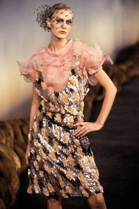033-chanel-spring-2001-couture-details-CN10010907-malin-persson.jpg