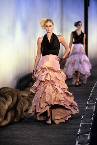 037-chanel-spring-2001-couture-CN10010896-maggie-rizer.jpg