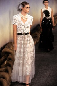 047-chanel-spring-2001-couture-CN10010893-mini-anden.jpg