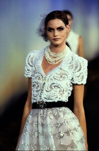 047-chanel-spring-2001-couture-details-CN10051473-mini-anden.jpg