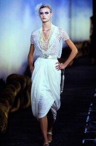 049-chanel-spring-2001-couture-CN10051443-jacquetta-wheeler.jpg