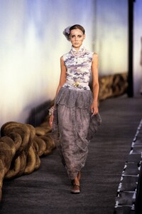053-chanel-spring-2001-couture-CN10010877-colette-pechechonova.jpg