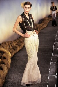 054-chanel-spring-2001-couture-CN10010872-anastassia-khozissova.jpg