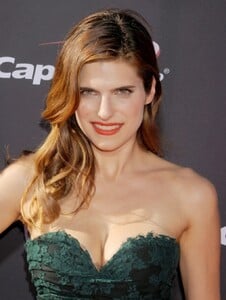 Lake Bell photo-006.jpg