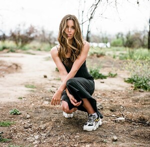 kaylaewell_post_2021_11_04 (3).jpg