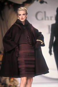 1108272505_ChristianDior1990HauteCouture5.thumb.jpg.308ca034d0fb0d3d1d7c642bf88b0831.jpg