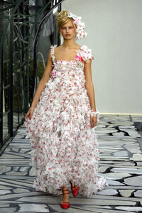 1110088876_Chanel2003HauteCouture162.thumb.jpg.ec8a9bf7eb5296fa6898b452c8e53c8c.jpg