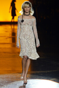 1118823005_Valentino2002HauteCouture101.thumb.jpg.d6c44b3a33bb4efd537ebe6f21b45587.jpg