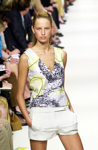 1132229713_EmilioPucci2001WomenRTW72.thumb.jpg.a6147952c9d5c5d09b0cd379cd22e45d.jpg