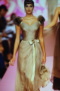 1187020930_valentino-hc-fw-91(3).thumb.jpg.4cc41dbcc6d83684b0961c26a795fc22.jpg