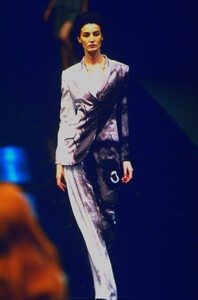 1208310378_givenchy-spring-1999-erin(3).thumb.jpg.ed0c60fd68e88b30c546693ca77144ea.jpg